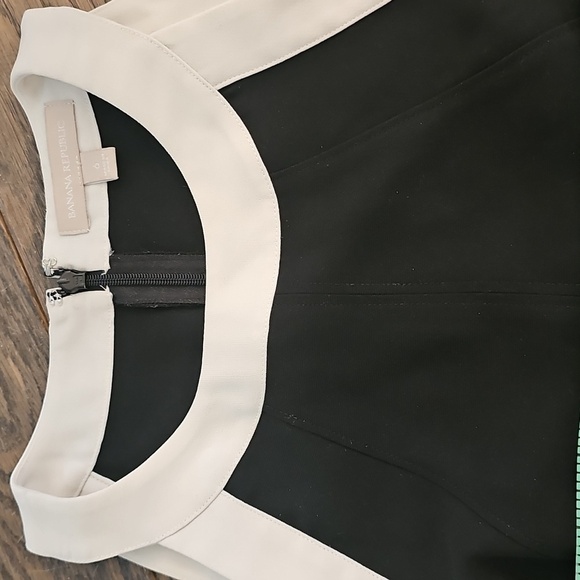 Banana Republic Black and White Tank Top - Picture 8 of 8